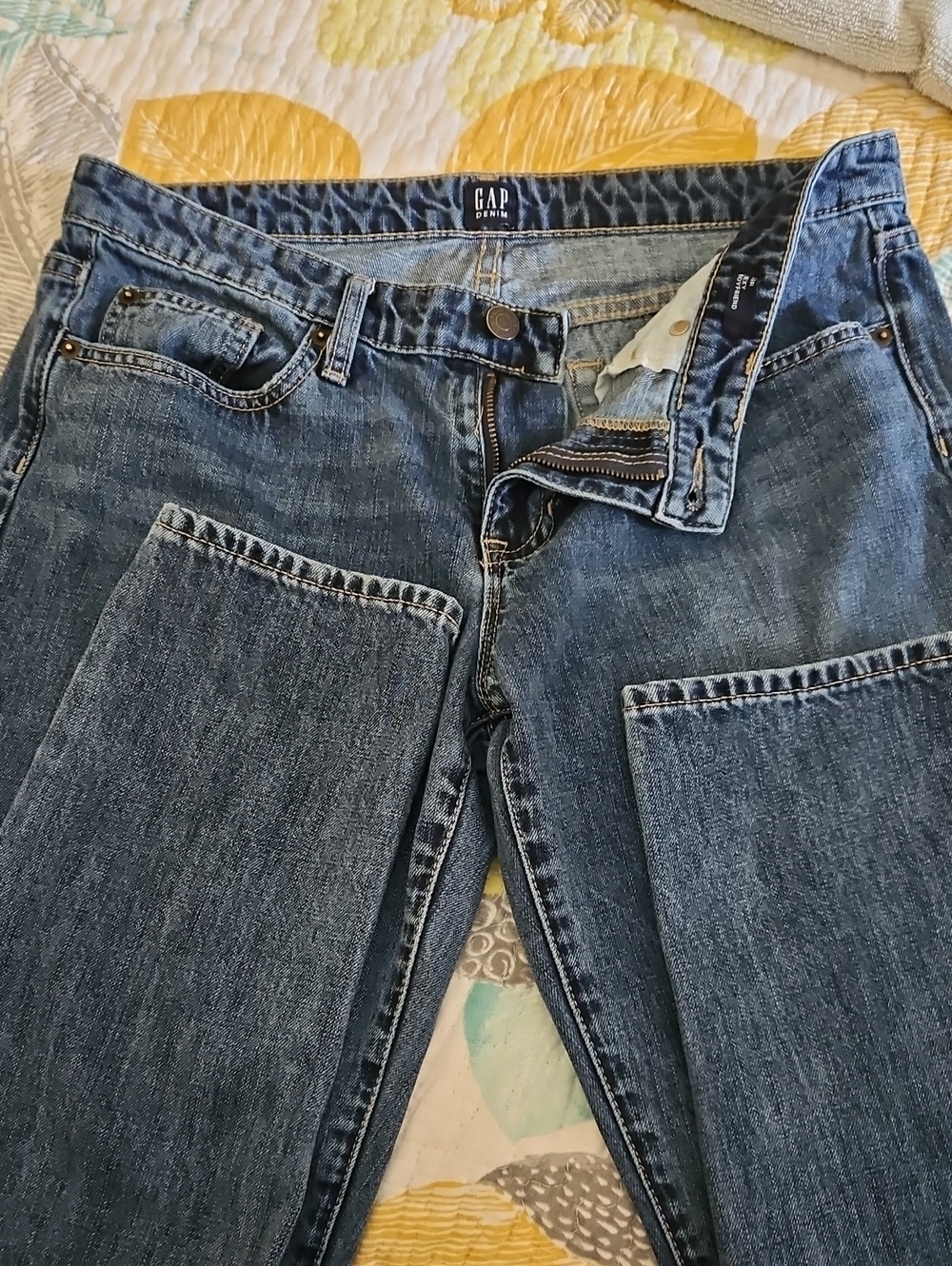 GAP Straight-Leg Women's Denim Jeans - Medium Blue Wash
